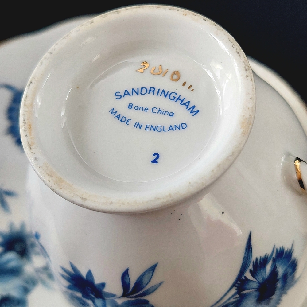 Blue and White English Bone China Tea Cup Blue Rose Pattern Made in England - Picture 2 of 9